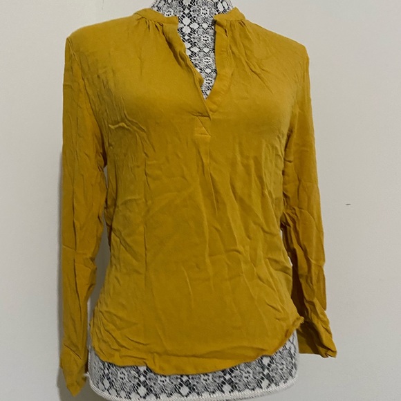 H&M Chiffon-style Top - Picture 4 of 4